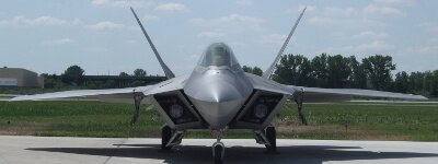 F-22 Raptor front
